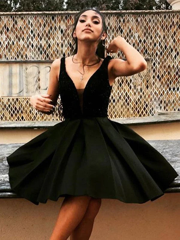 Cute V Neck Black Short Prom Dresses, Black Homecoming Dresses, Black Graduation Dresses